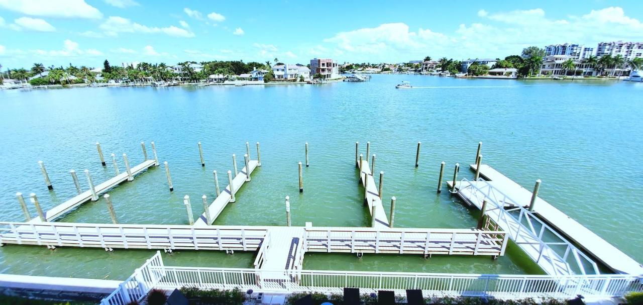 Provident Oceana Beachfront Suites St. Pete Beach Exterior photo